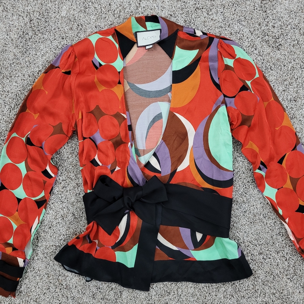 Alexis Tarvos Wrap Top - Picture 3 of 16